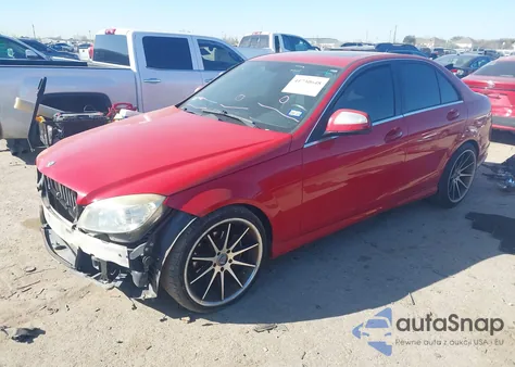 2008 Mercedes-Benz C 300 Luxury/Sport z USA, uszkodzony, nr VIN WDDGF54X58R025197